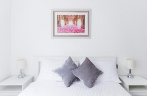 Luxury Hampstead Mews House, Close to City Centre